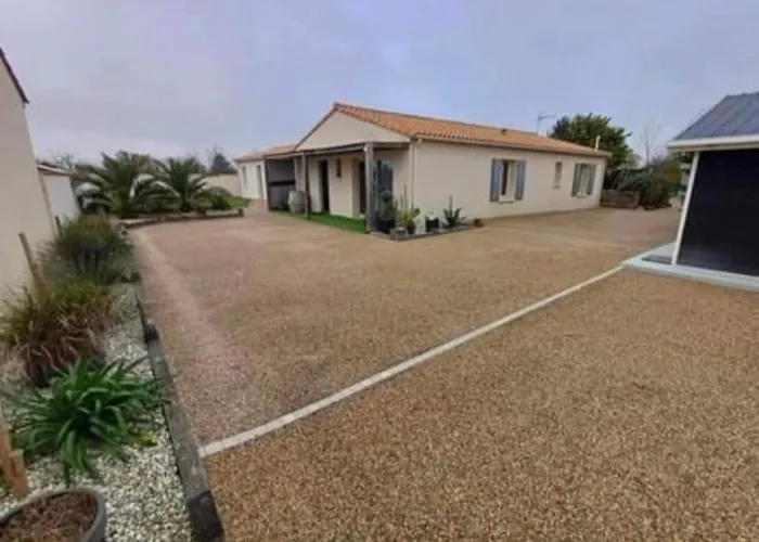 Maison De Hébergement de vacances Fors